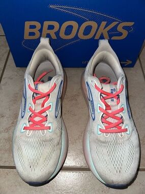 Brooks Glycerin 22 Women size 9 Running White Blue Pink Athletic Sneakers